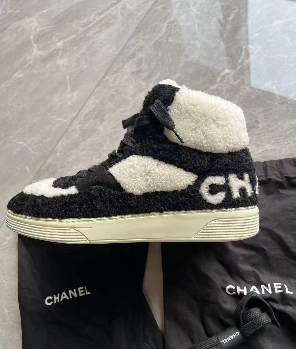 Chanel 2019 wool sneaker