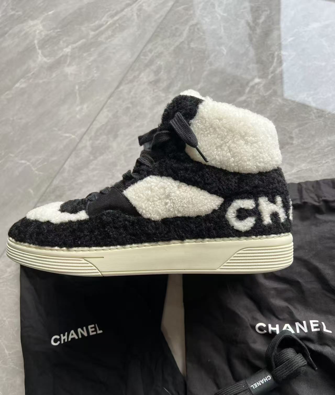Chanel 2019 wool sneaker