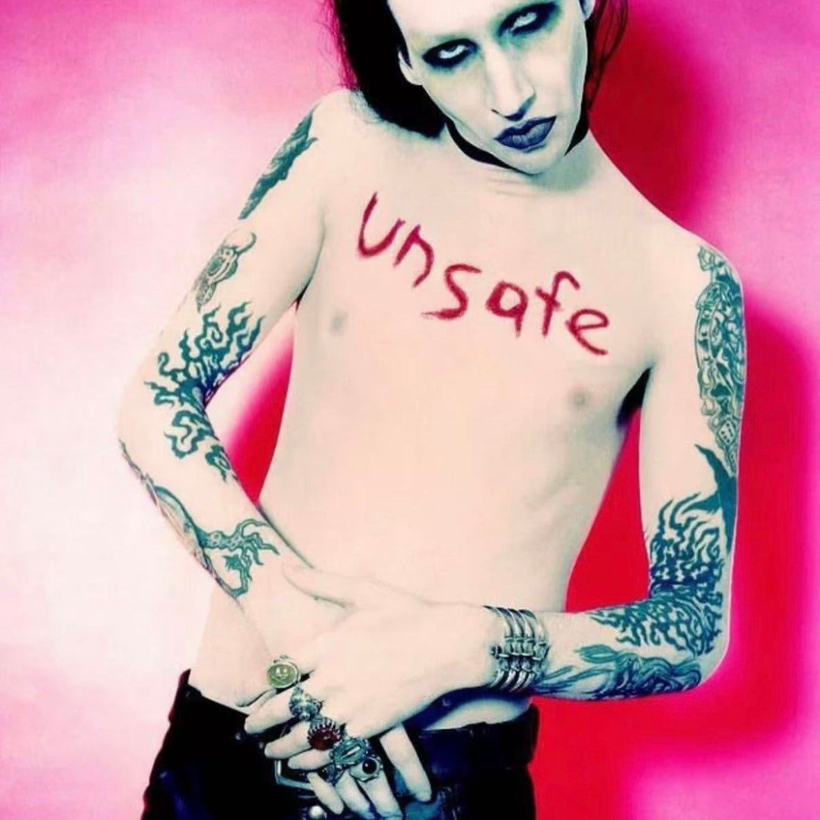 Vetements fall18 unsafe shirt