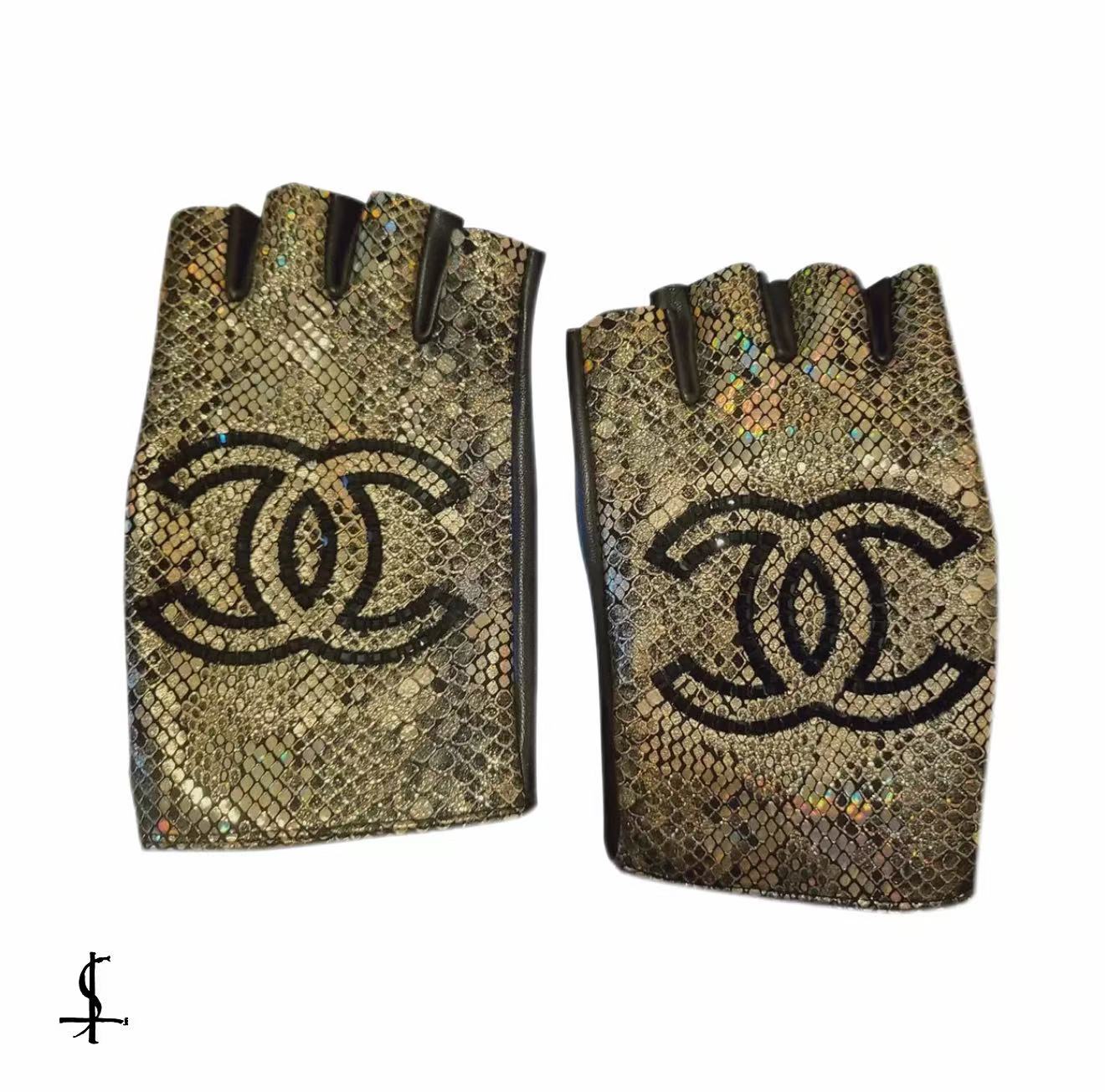 Chanel 2019 Gold Leather Fingerless Gloves