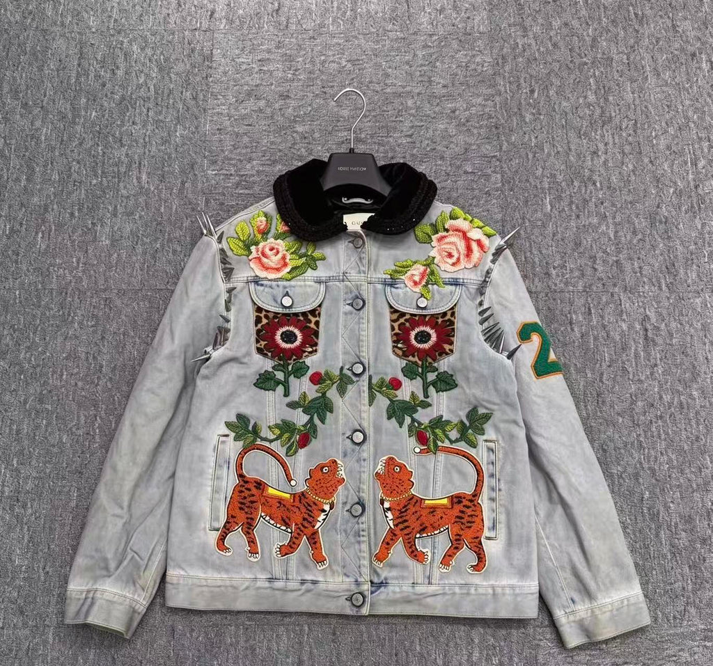 Gucci 17FW Dual Tiger Floral Embroidered Studded Velvet‑Collar Jacket