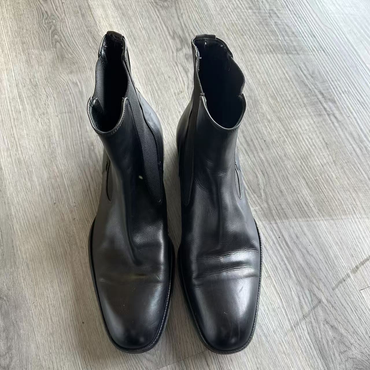 Saint Laurent Stanton Leather Chelsea Boots