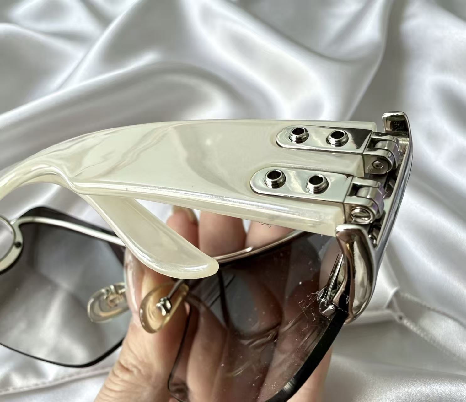 Christian Dior Vintage Buckle Modelo 1 Sunglasses