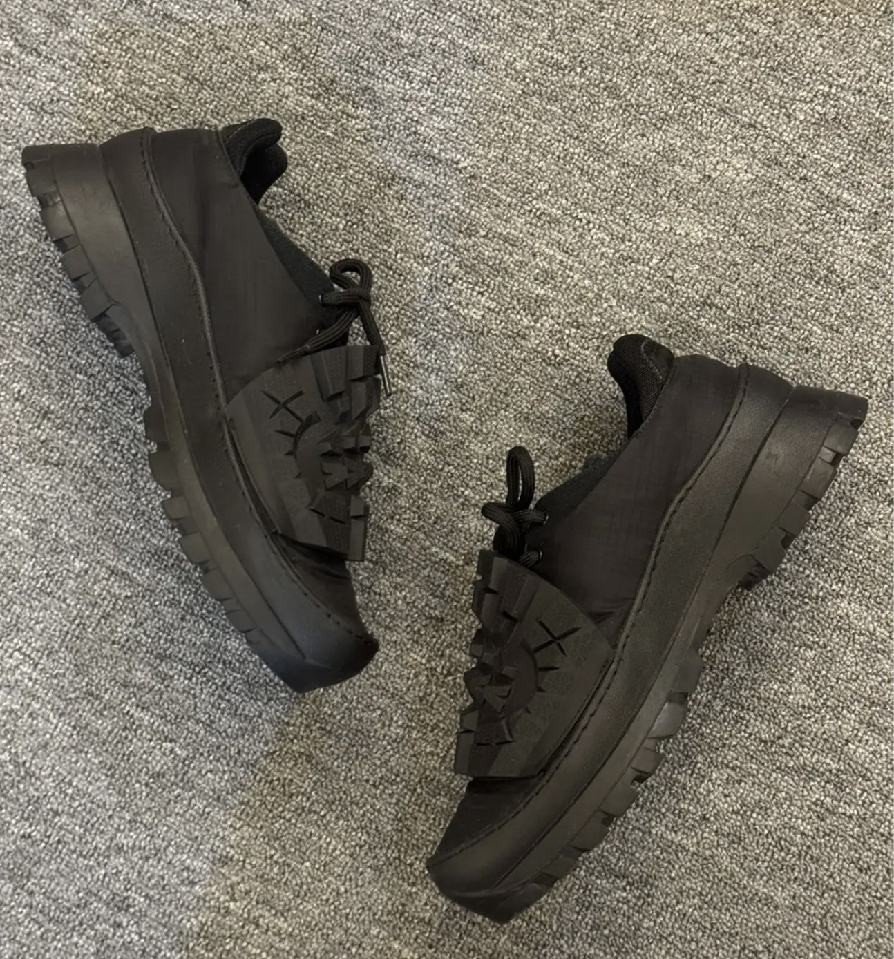 424 on Fairfax trainers