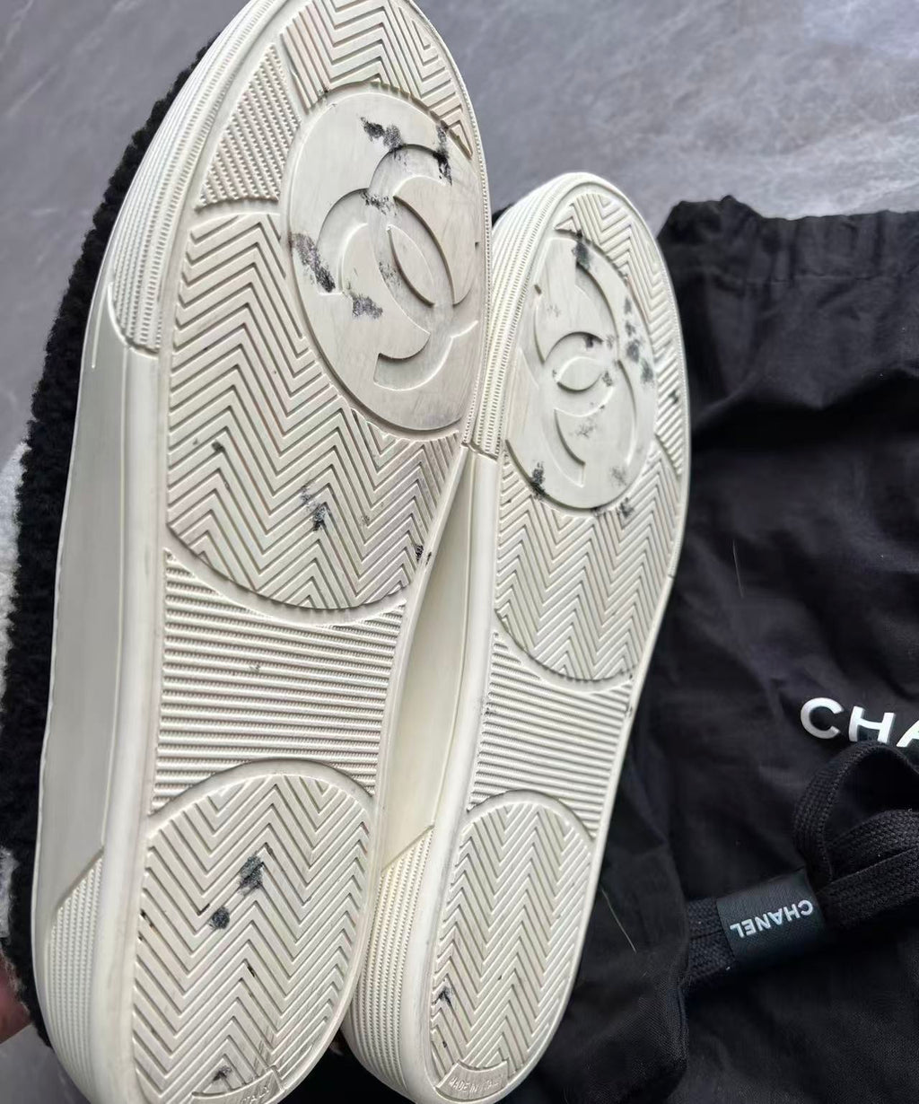 Chanel 2019 wool sneaker