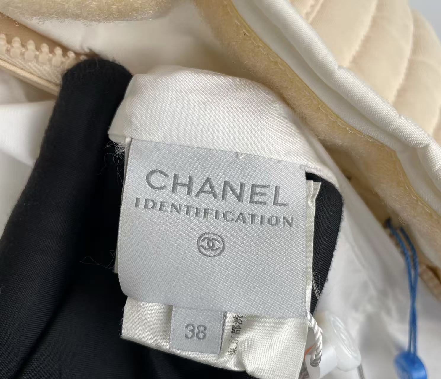 Chanel White Synthetic Quilted Ski Jacket