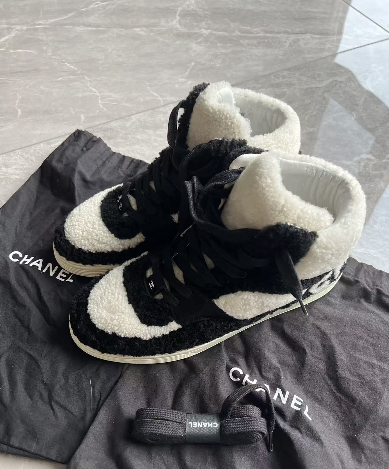 Chanel 2019 wool sneaker