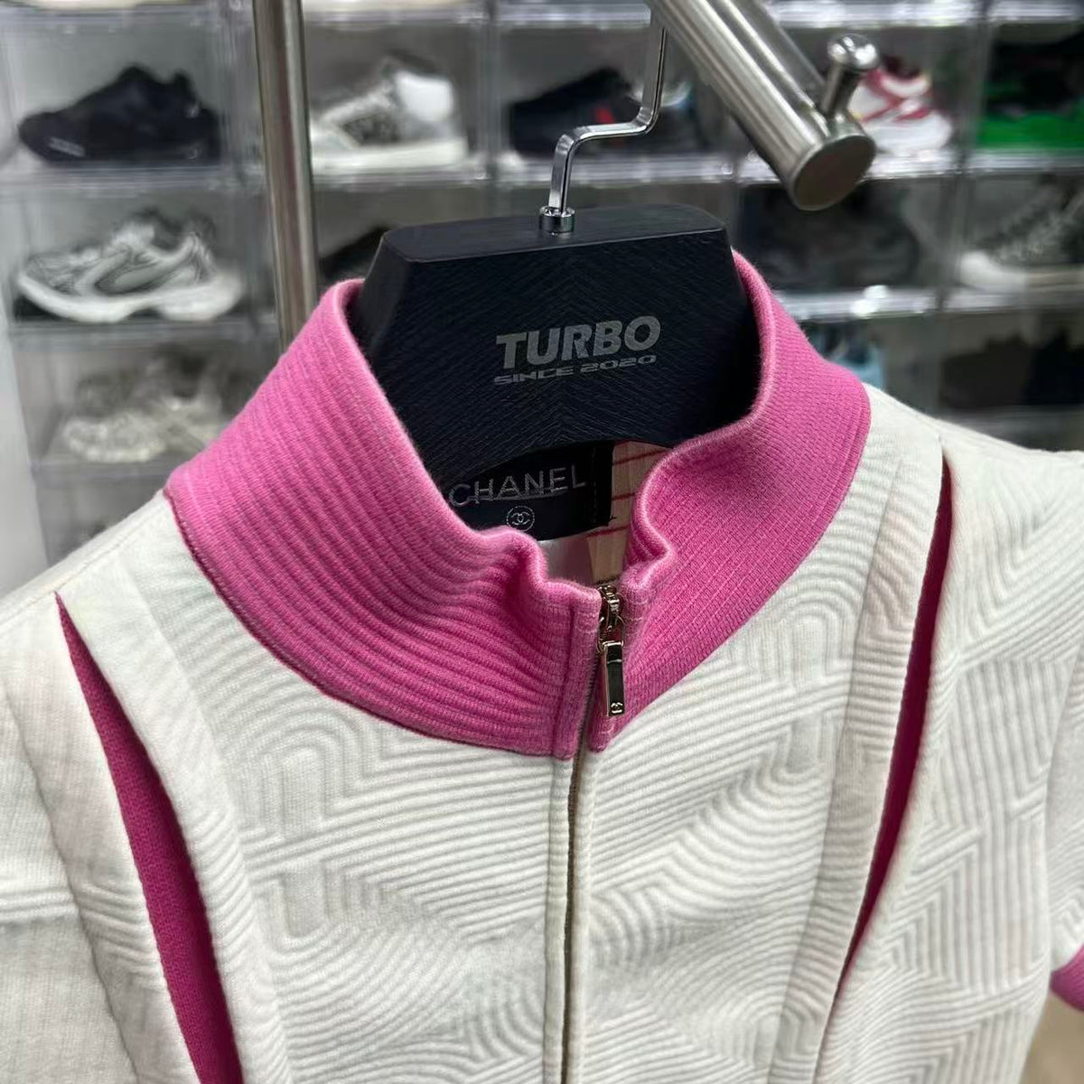 Chanel 2016 Cruise Seoul Runway White‑Pink Jacquard Zip‑Up Short Sleeve Jacket