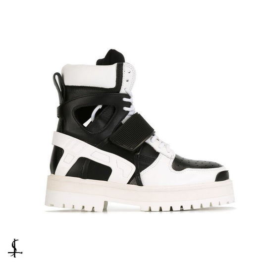 Hood by air avalanche boots