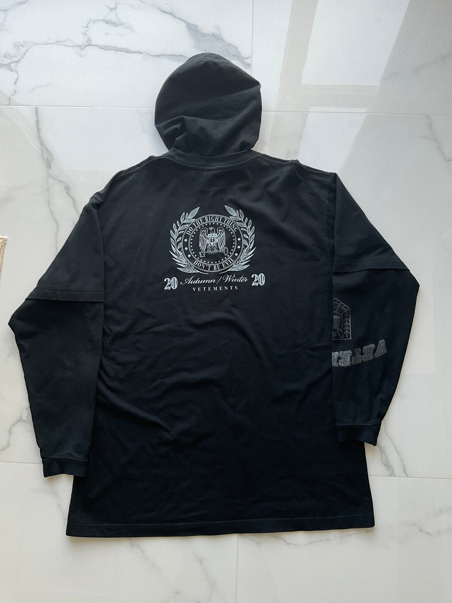 Vetements AW19 the president masked hoodie