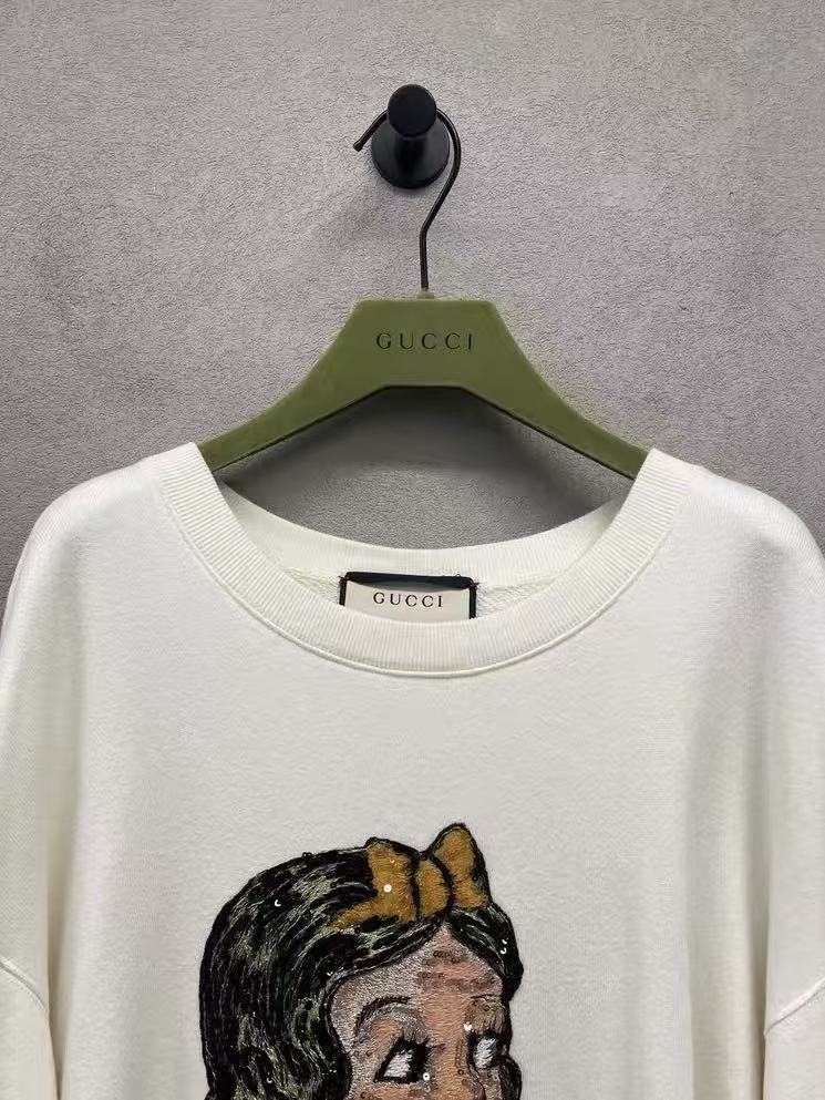 Gucci 18SS Disney Snow White Sequin Apple Sweatshirt