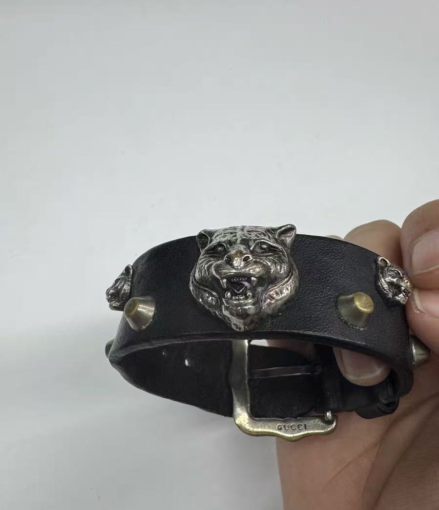 Gucci Feline Studded Leather Buckle Bracelet