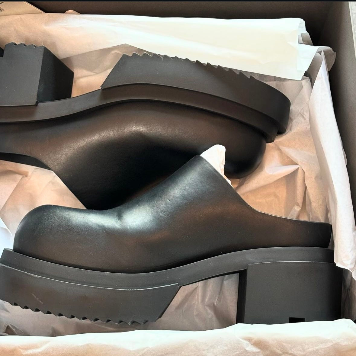 Rick Owen's bogun slides
