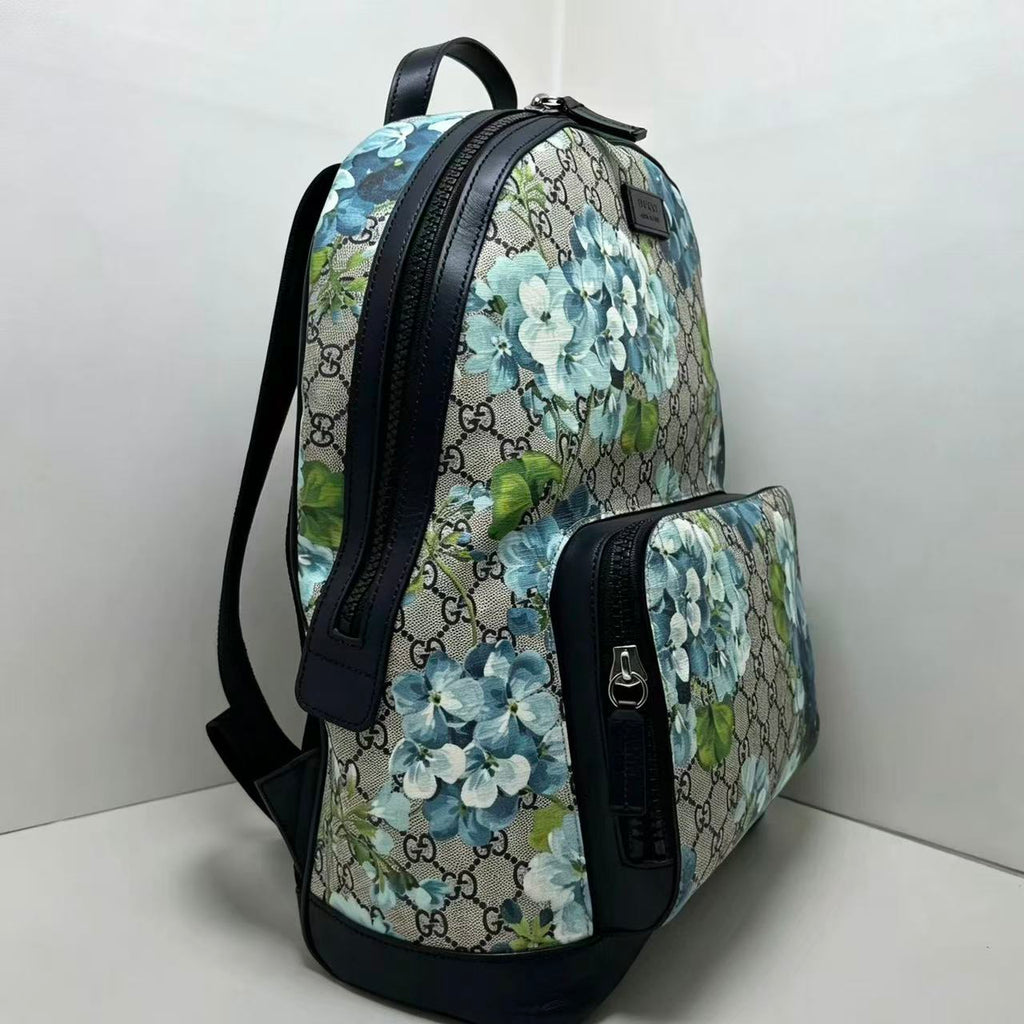 Gucci GG Supreme Monogram Blooms Small Day Backpack