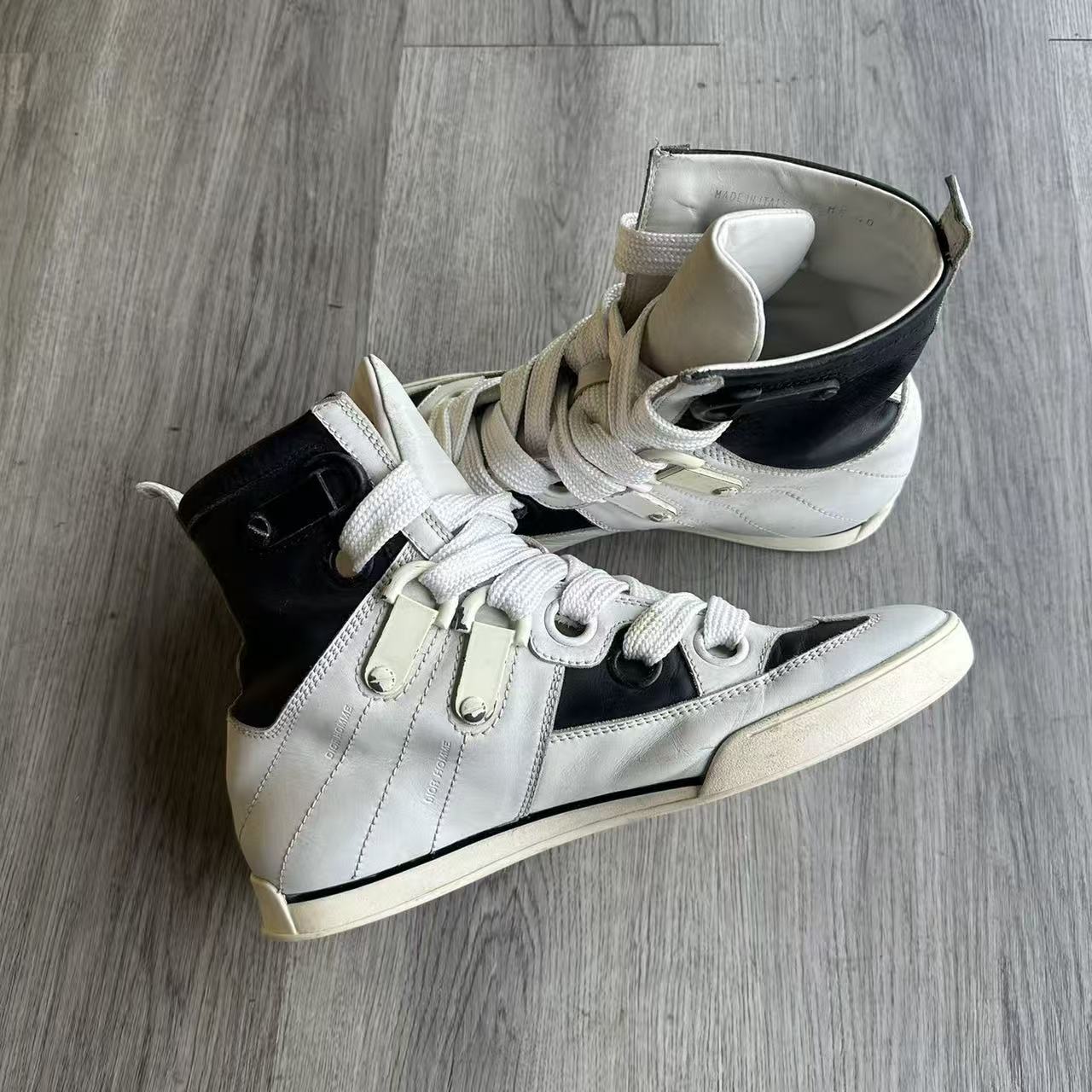 Dior Homme  By Kris Van Assche 09SS B92 Hi Top Sneaker