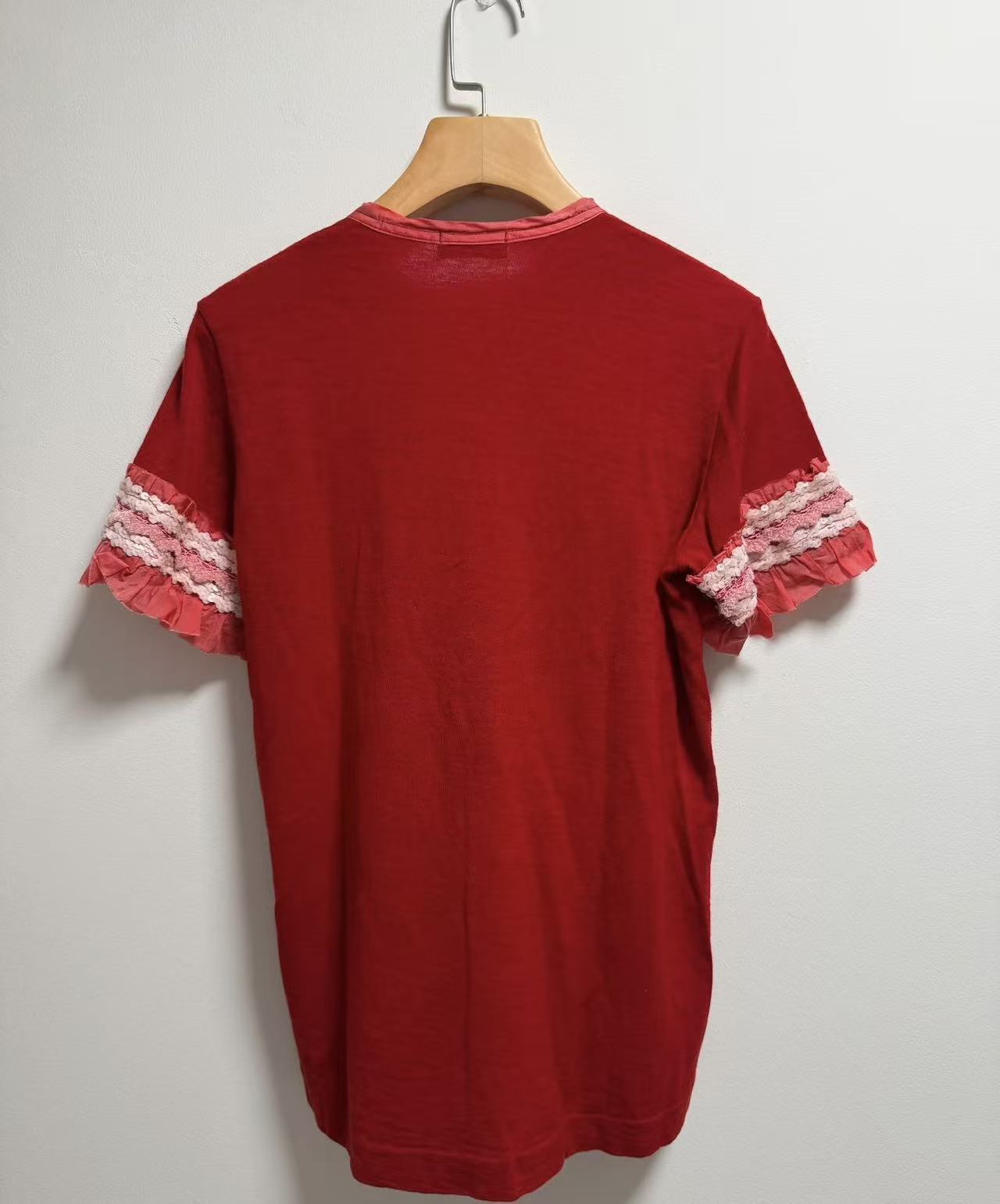 Tricot COMME des GARÇONS short sleeve tee with ruffle lace cuffs