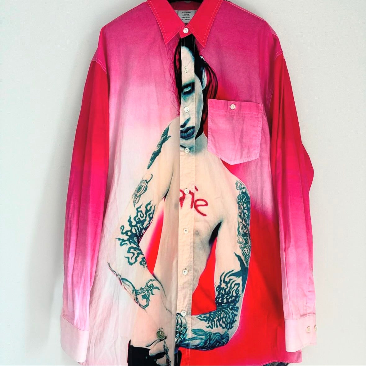 Vetements fall18 unsafe shirt