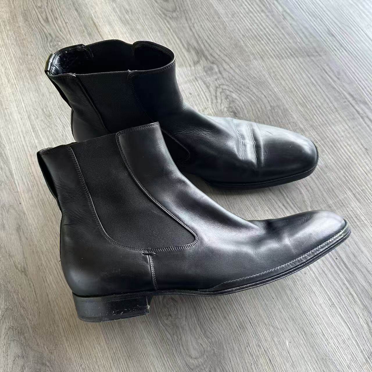 Saint Laurent Stanton Leather Chelsea Boots