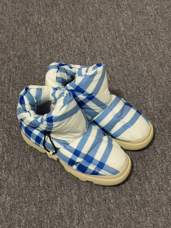 Burberry snow boots