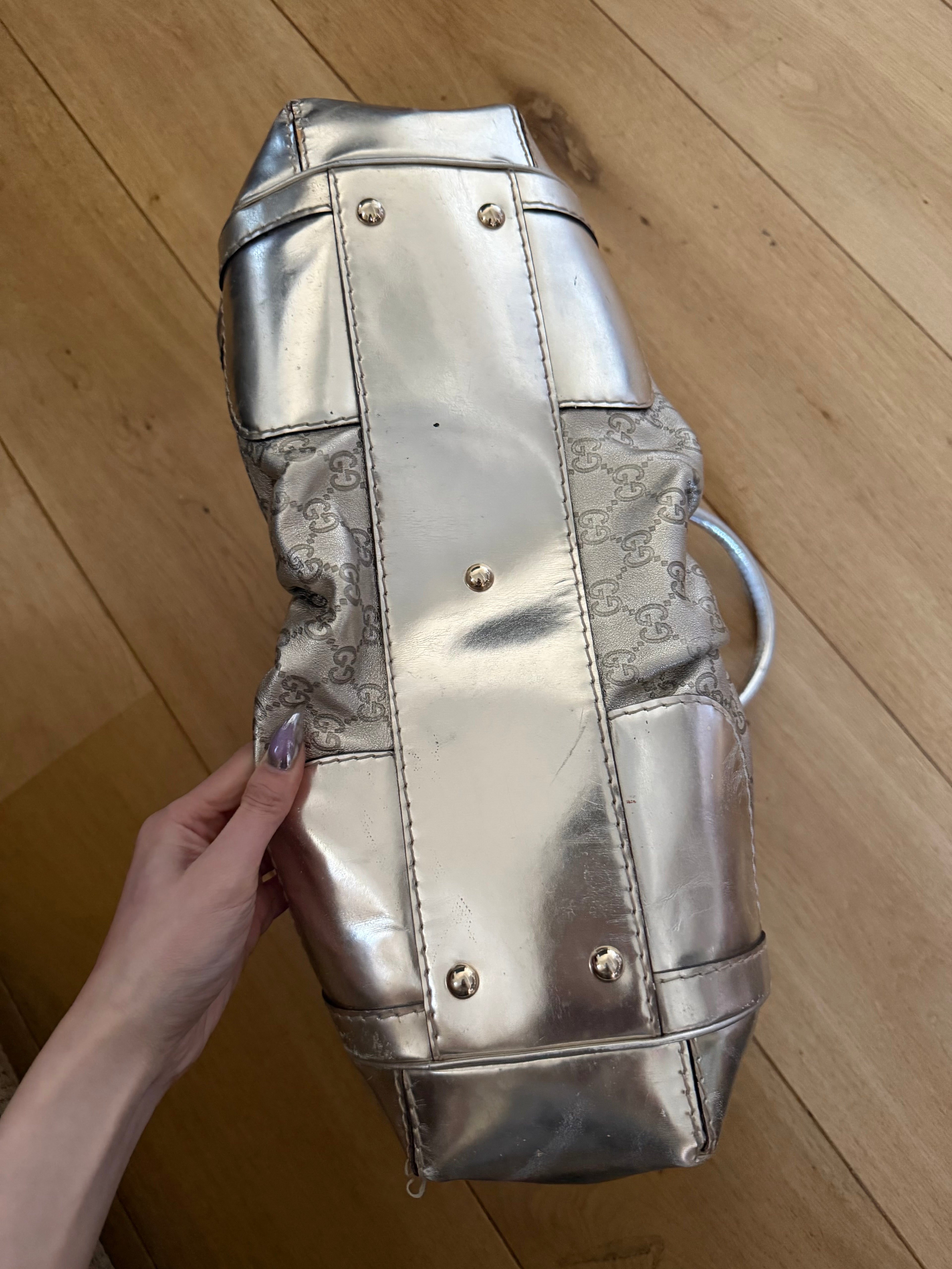 Gucci bow buckle bag