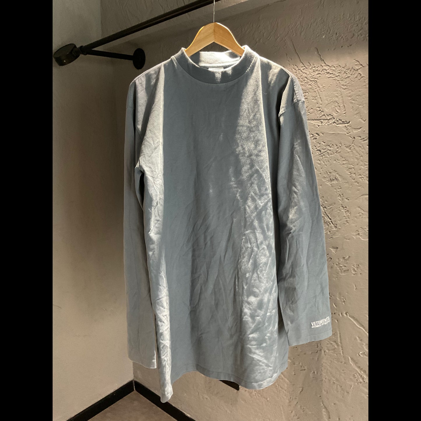 Vetements Blue 'straight Hate' long sleeve T-shirt