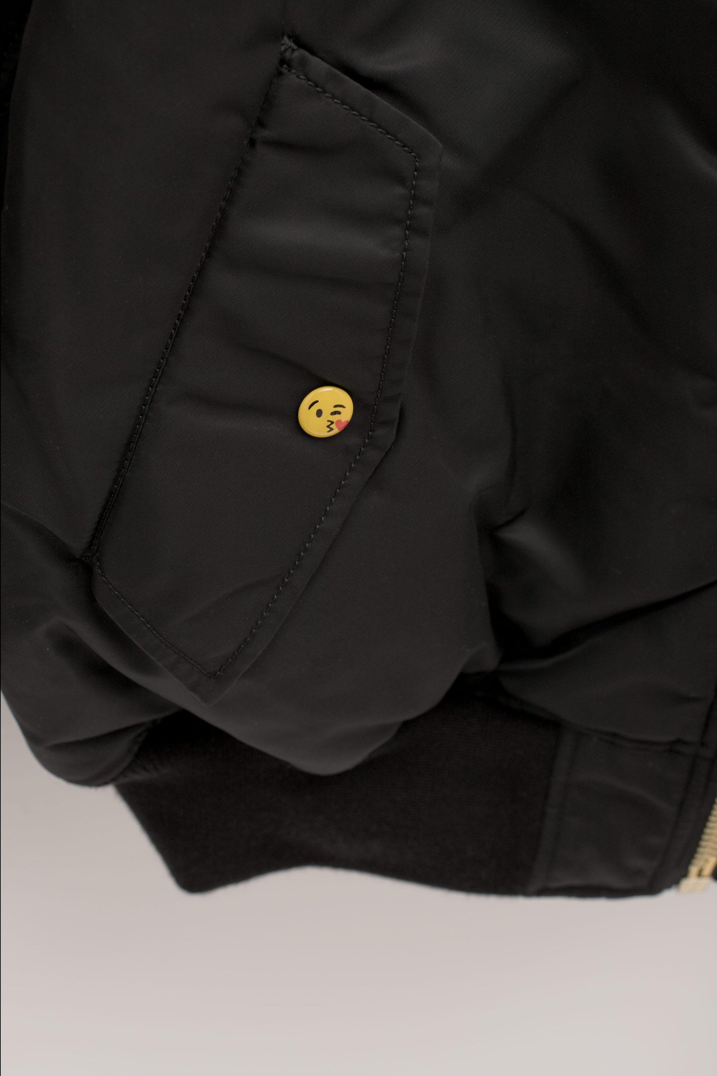 Vetements x Alpha industry 2018 emoji button’s reversible bomber jacket