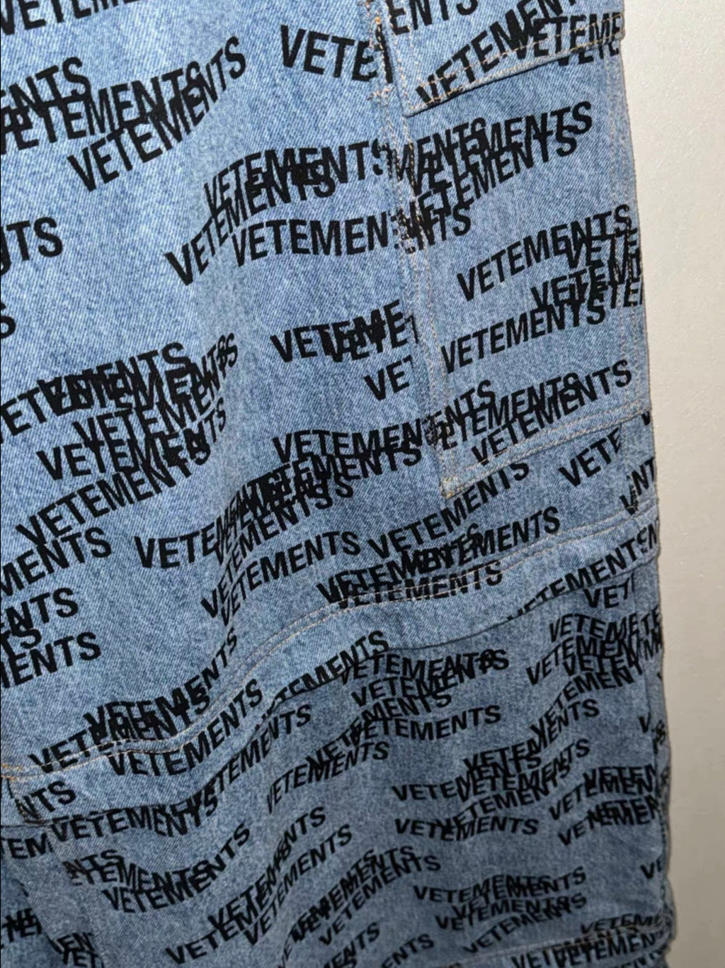 Vetements overprint convertible jeans