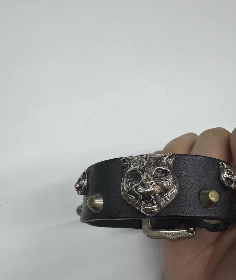 Gucci Feline Studded Leather Buckle Bracelet