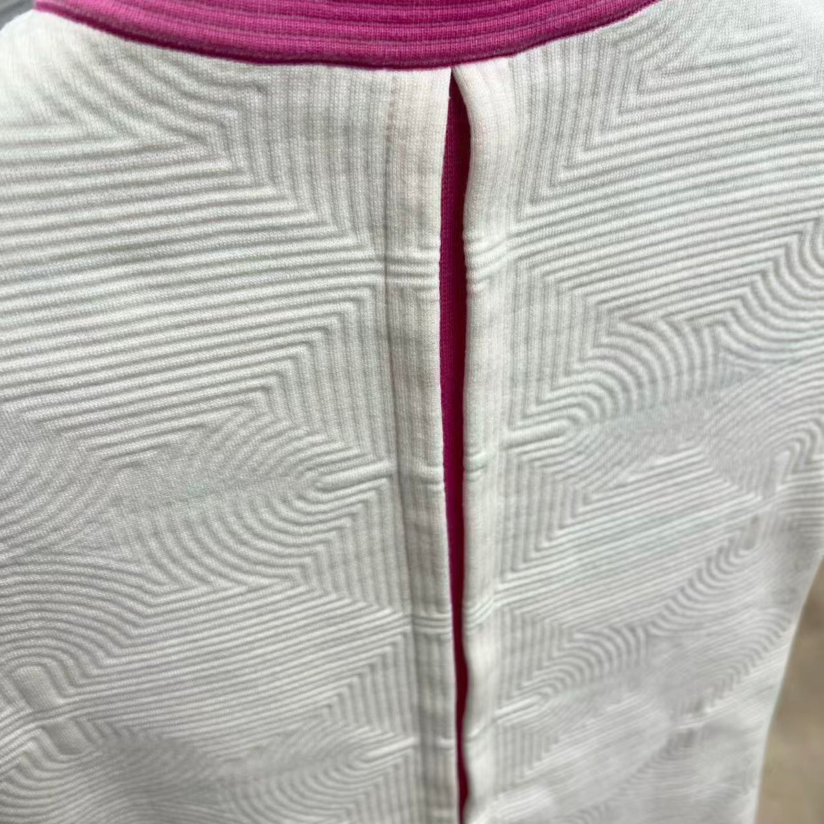 Chanel 2016 Cruise Seoul Runway White‑Pink Jacquard Zip‑Up Short Sleeve Jacket