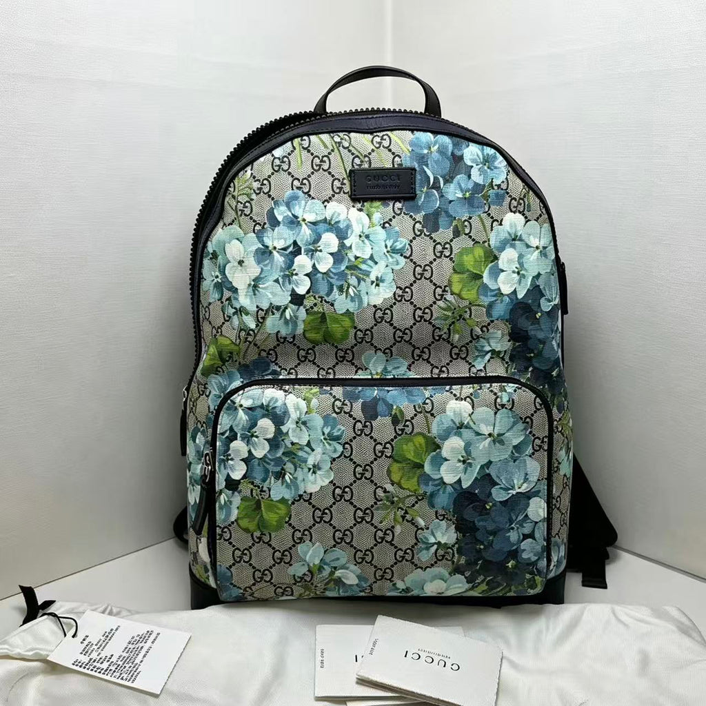 Gucci GG Supreme Monogram Blooms Small Day Backpack