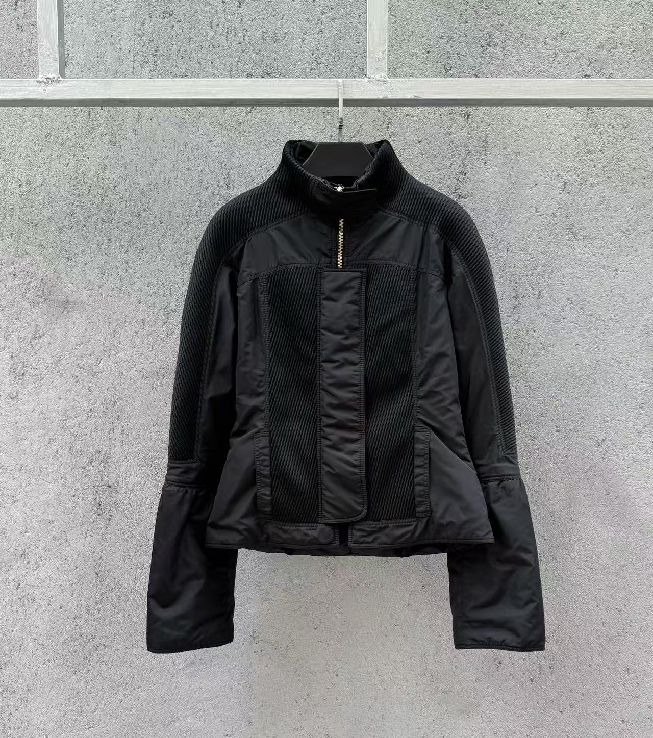 Gucci by Tom Ford FW2004 Flared Sleeves Textured Padded Puffer Jacket