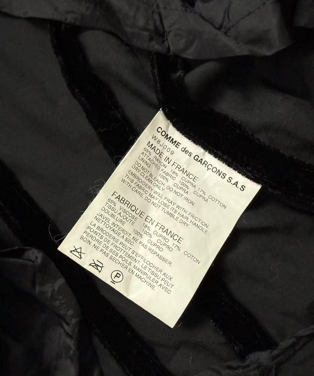 Comme Des Garcons Embroidered Velvet Cropped Jacket