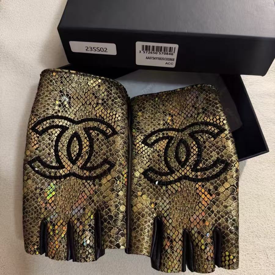 Chanel 2019 Gold Leather Fingerless Gloves