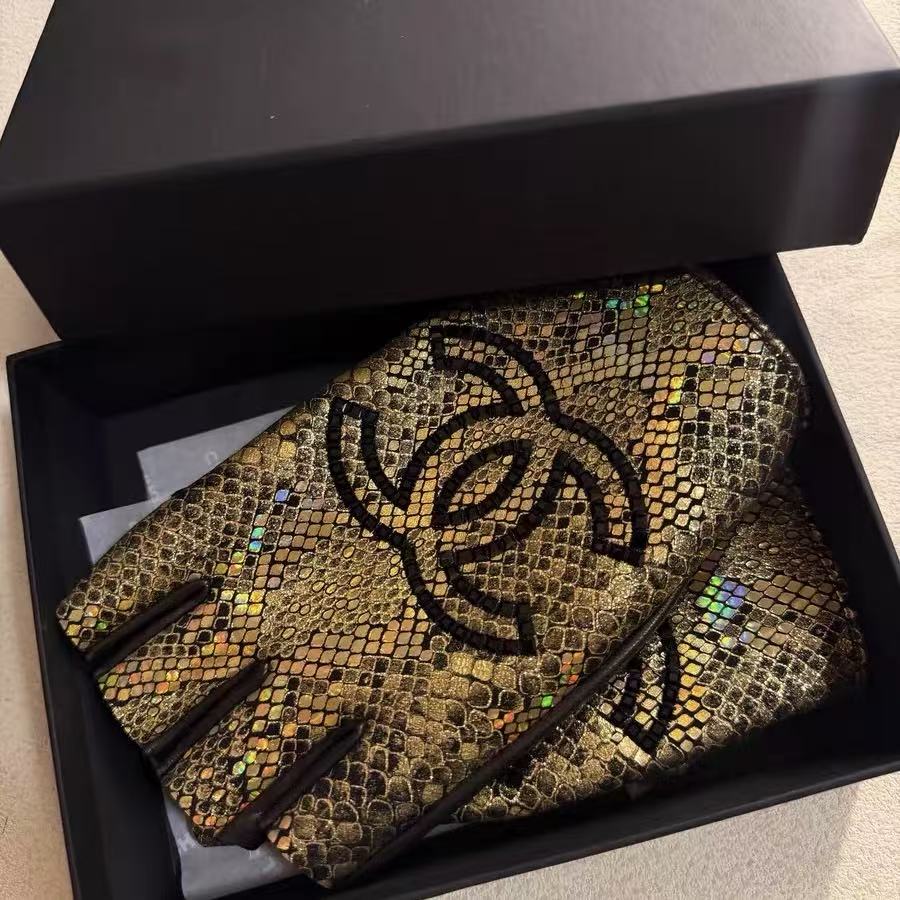 Chanel 2019 Gold Leather Fingerless Gloves