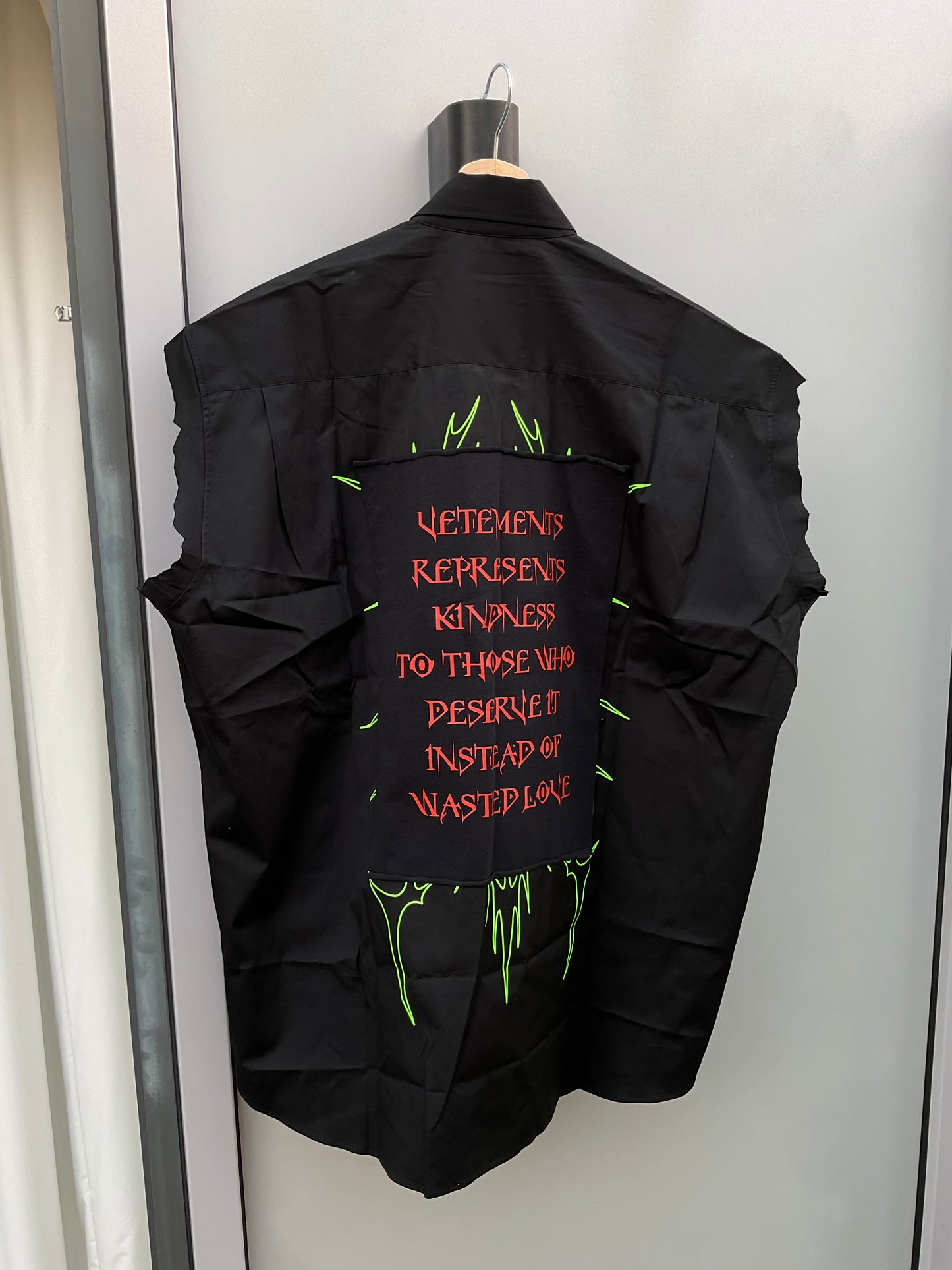 Vetements radioactive vest