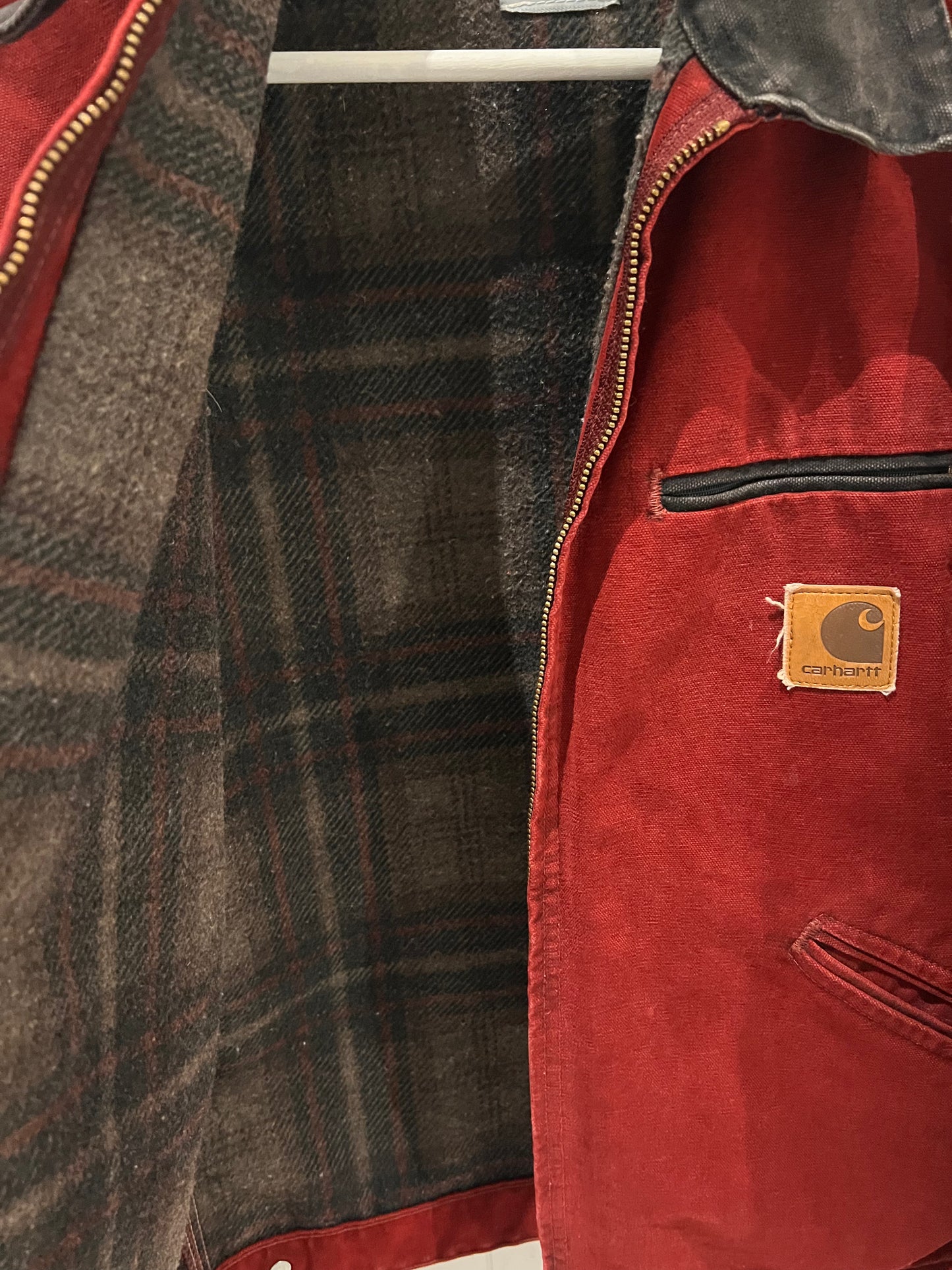 Vintage carhartt-dark red